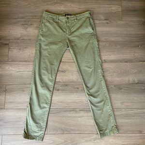 American eagle Extreme flex olive green